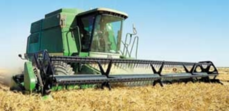 La contratación de seguros agrarios alcanzó máximos históricos en 2015 1 Una cosechadora