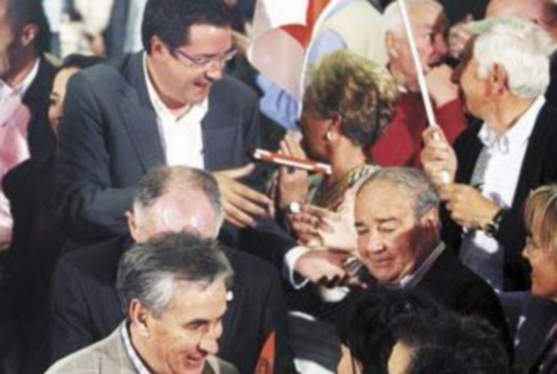 Ramón Jáuregui (en primer término)