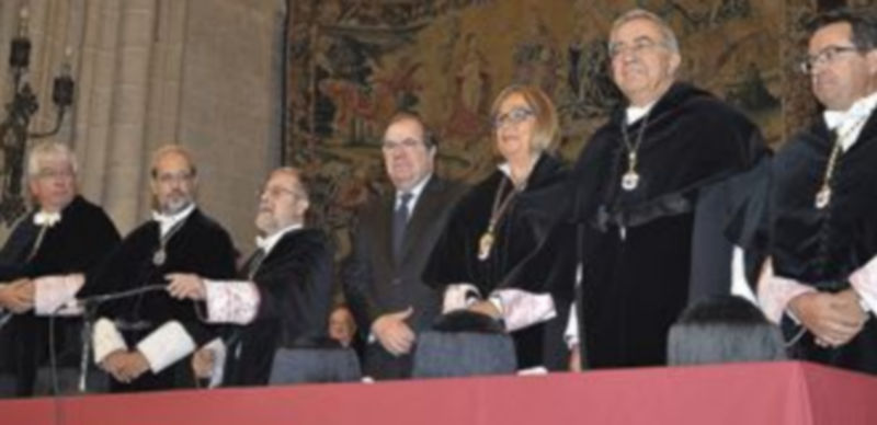 Juan Vicente Herrera (c) preside la inauguración del curso académico universitario en Palencia. / S. M. (Ical)