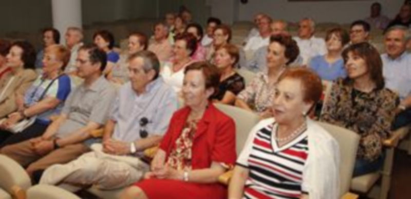 Alumnos del curso 2011-2012 del Programa Universitario de la Experiencia en la villa. / Gabriel Gómez