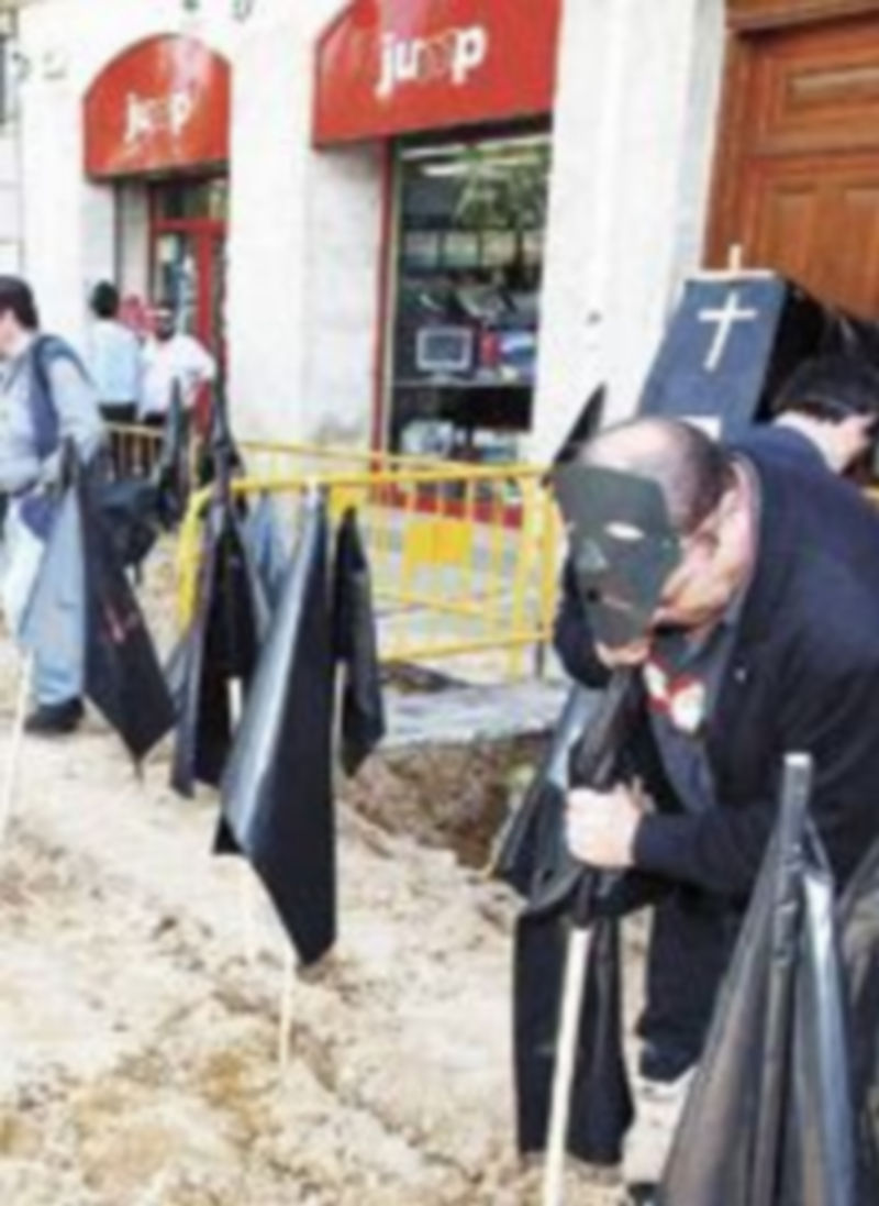 Los sindicatos realizan actos de protesta ante cada accidente mortal. / ICAL