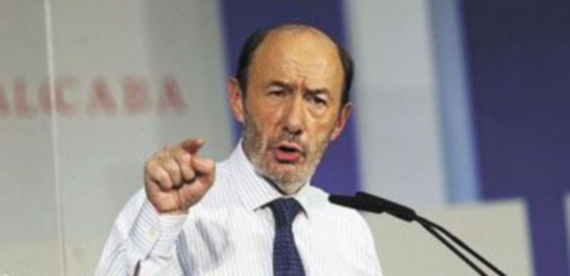 Alfredo Pérez Rubalcaba presentó a los candidatos que acudirán a las urnas por Madrid. / Efe