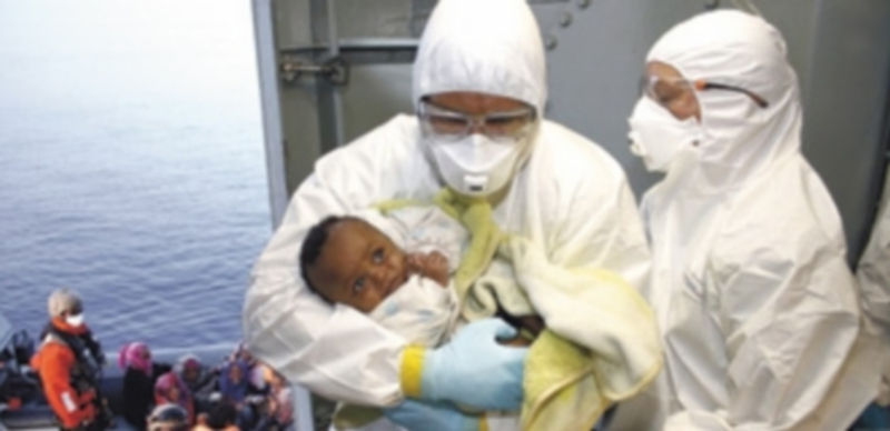 Las autoridades europeas han tenido que llevar a cabo un gran número de rescates de inmigrantes en el Mediterráneo. / Efe