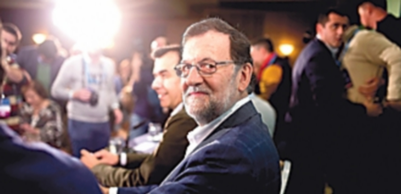 Rajoy avisa que “España necesita a un presidente con dignidad” 1 El presidente del Gobierno en funciones