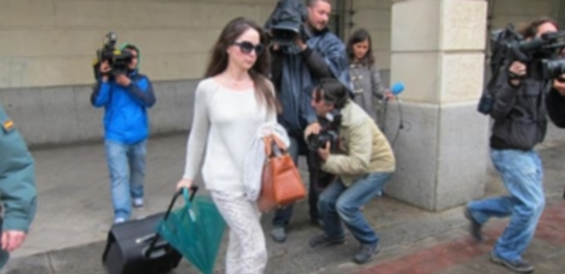 La jueza Alaya se dirige hacia los juzgados de la capital sevillana. / E.P.