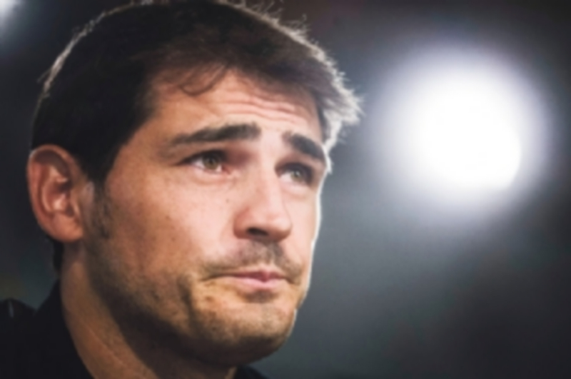 El ya excapitán del Real Madrid no pudo contener la emoción al despedirse tras 16 temporadas en el primer equipo. / EFE