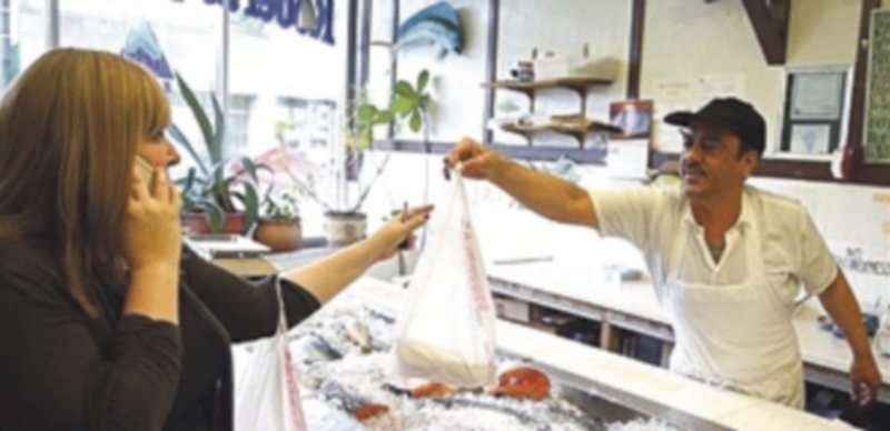 Durante el año 2016 el sector servicios restará crecimiento en todas las regiones salvo en Canarias