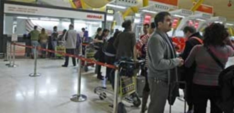 El Viernes Santo se operarán en el conjunto de la red un total de 4.271 aterrizajes y despegues. / Efe