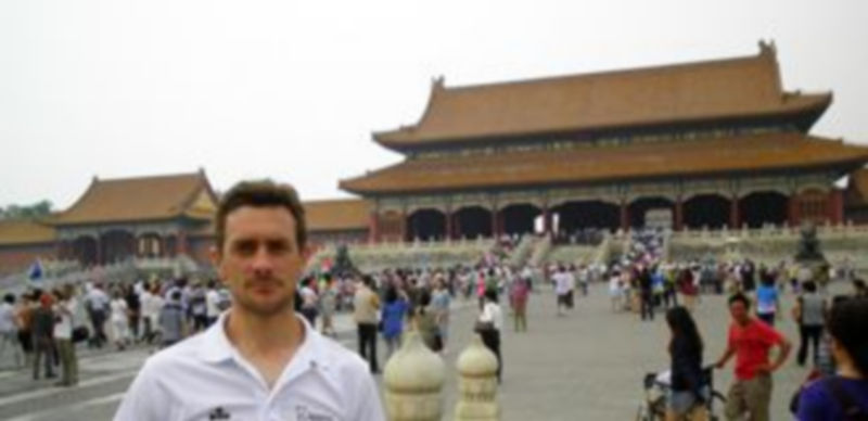 Imagen de Luis Alonso durante su viaje a China