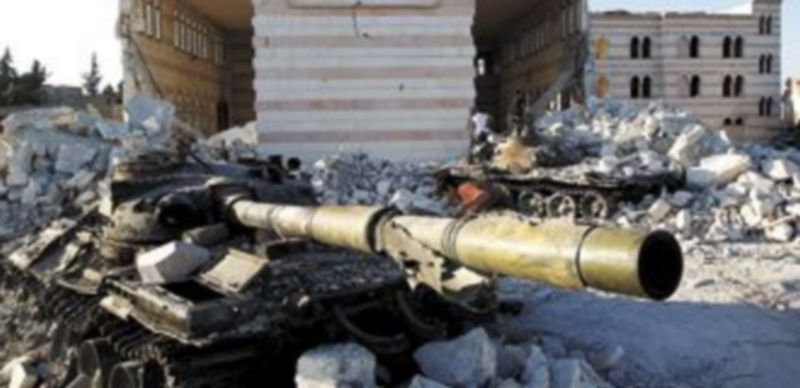 El Ejército de Al Asad entró con tanques y vehículos armados en el único barrio rebelde de Damasco. / Reuters