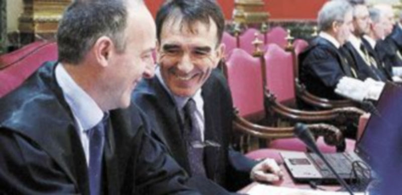 El abogado Íñigo Iruin (d)