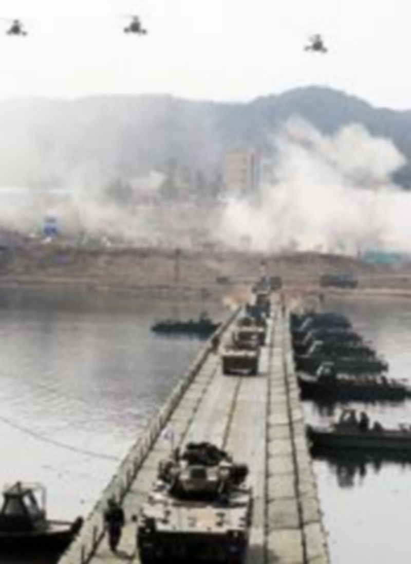 Las Fuerzas Armadas surcoreanas ya se encuentran realizando maniobras. / Reuters