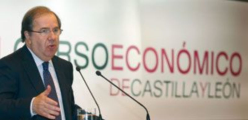 Herrera avanza que la economía deja de caer, pero evita la euforia 1 El presidente de la Junta