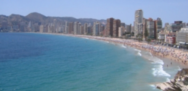 Benidorm es uno de los destinos preferidos por los millones de turistas extranjeros que nos visitan en cualquier época del año pero especialmente en verano. / Agencias