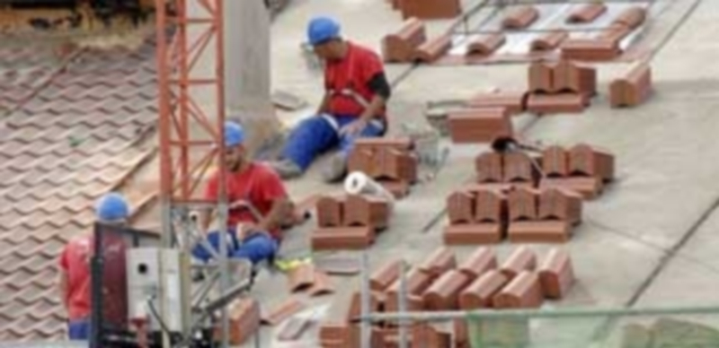 Los trabajadores que no cobran sus nóminas pueden acogerse al Fogasa para percibir parte de las deudas. / Juan Martín