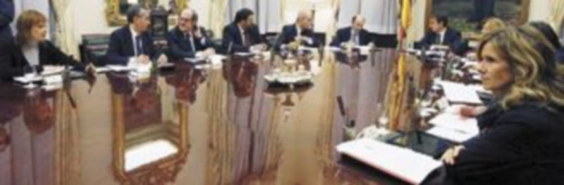 El Consejo de Ministros se reunió ayer tarde con carácter extraordinario para debatir la extensión del estado de alarma declarado hace dos semanas. / Efe