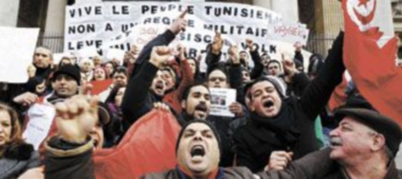Miles de tunecinos salieron un día más a las calles