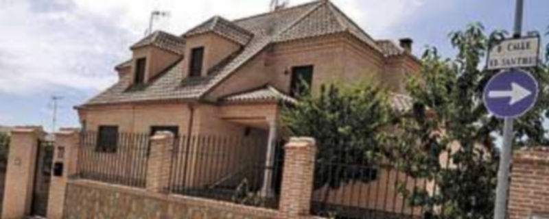 El pequeño pereció en el patio de este chalé. / Efe