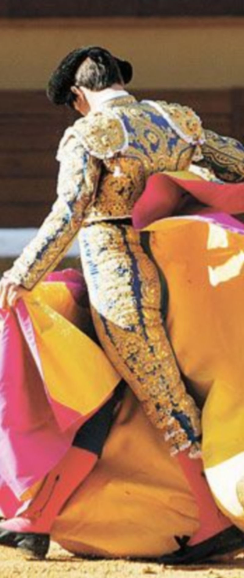 Un torero en plena faena.