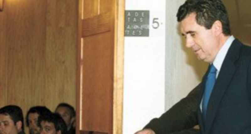 El ex presidente de Baleares Jaume Matas entra en el juzgado que dilucida las irregularidades del ‘caso Palma Arena’. /EFE