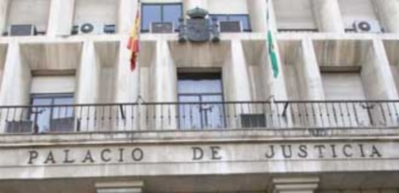 El acusado aprovechó la intoxicación etílica de la joven para abusar de ella. / E.P.