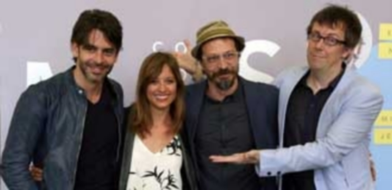 Eduardo Noriega (i) junto a Michelle Jenner