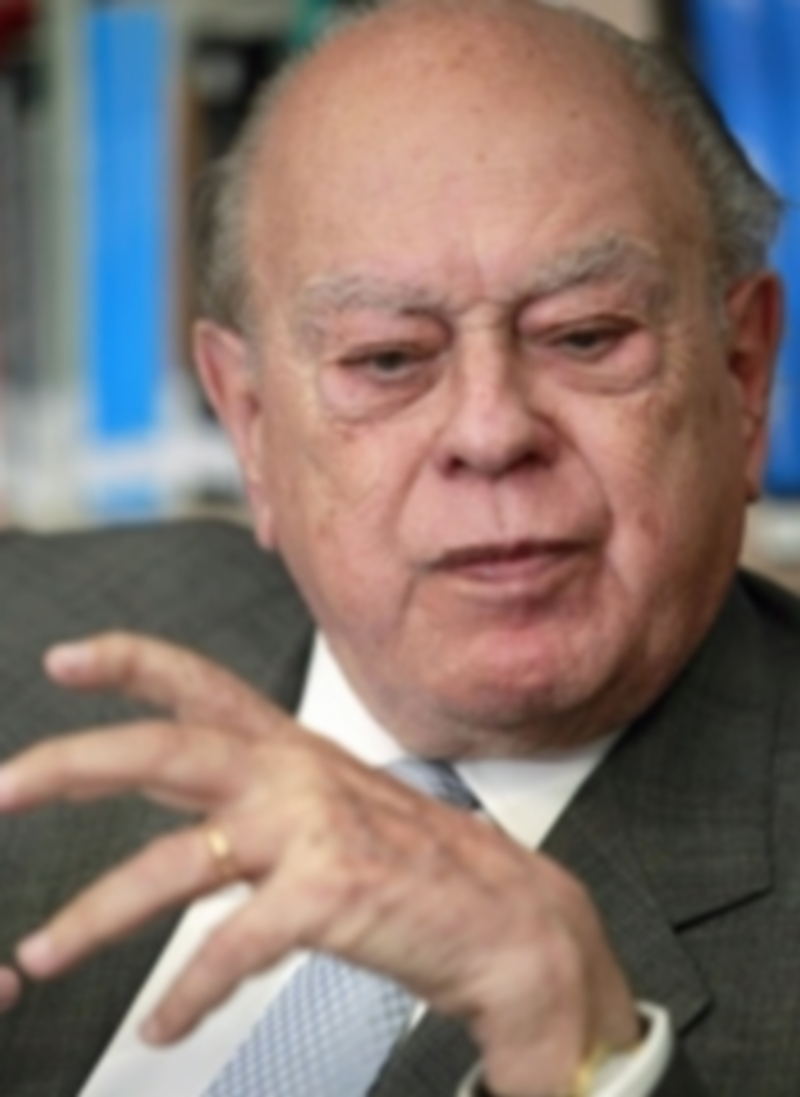 El expresidente catalán Jordi Pujol pensativo ante los medios. / Efe