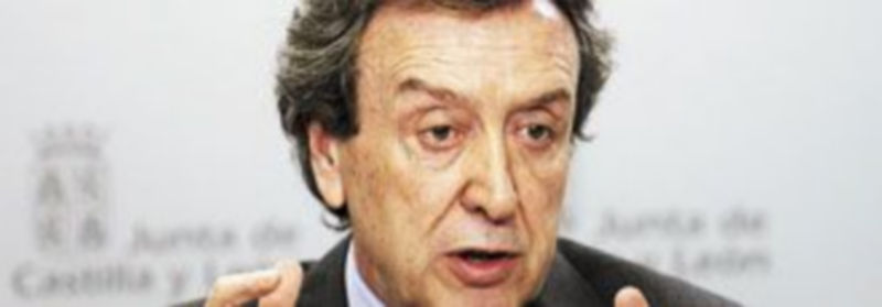 De Santiago-Juárez ofrece explicaciones sobre el Consejo de Gobierno. / Ical