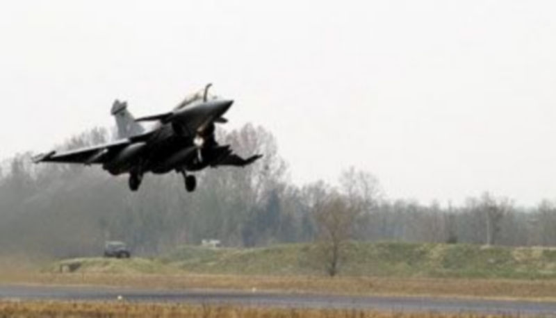 Los franceses tomaron la iniciativa y fueron los primeros en comenzar con las hostilidades. / Reuters