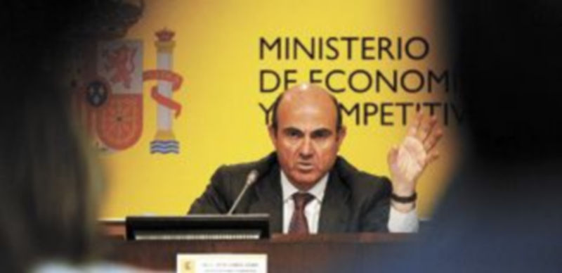 El ministro de Economía y Competencia presentó ayer la ambiciosa reforma del sistema financiero