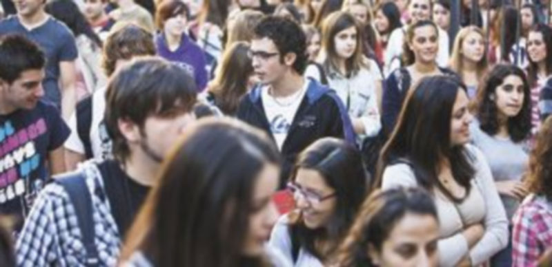 Los adolescentes españoles no notan que el país esté en crisis y consideran que la nación es «perfecta» para vivir. / Luís López Araico.