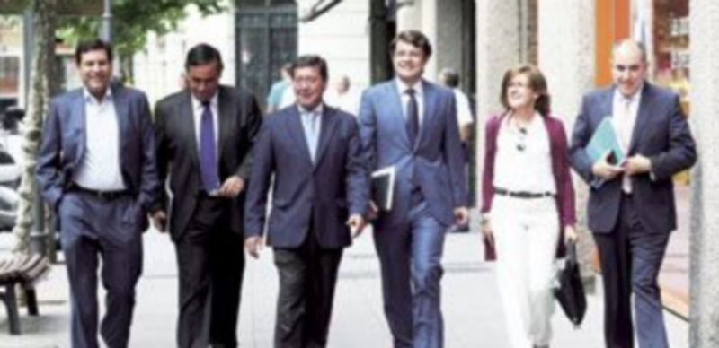 El PP cierra filas sobre el modelo territorial para calmar a los alcaldes 1 De izda a dcha Carriedo