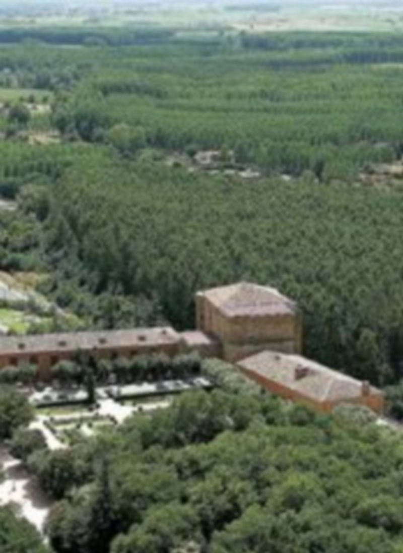 El parador de Benavente es uno de los seis «amenazados» en la región. / Ical