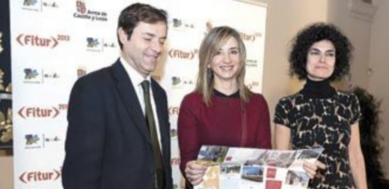 La consejera Alicia García (c)