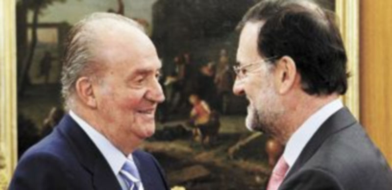 El Rey Don Juan Carlos cambia impresiones en la Zarzuela con el presidente del Gobierno