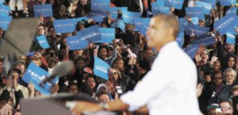 Miles de personas respaldaron a Barack Obama en su mitin para recaudar fondos en Wisconsin. / Reuters