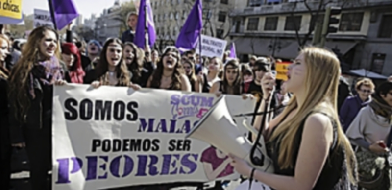 Miles de mujeres quisieron alzar su voz contra la desigualdad que impera en la sociedad española. / Efe