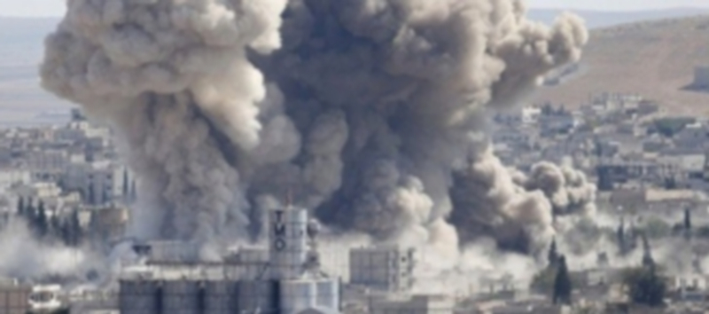 El Estado Islámico pierde terreno en Kobani tras los bombardeos de coalición internacional. / Efe