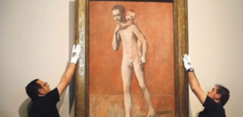 Dos operarios colocan el cuadro ‘Dos hermanos’ (1905)