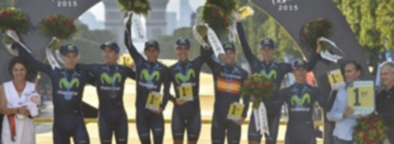 Chris Froome preside el podio final del Tour de Francia 2015