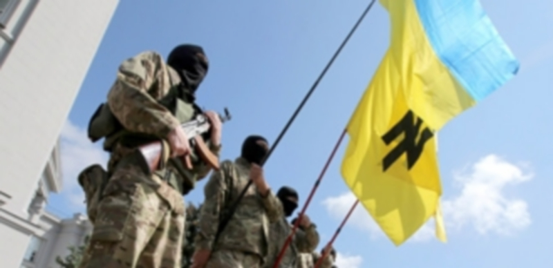 Miembros del Batallón ‘Azov’ en una ceremonia de envío de soldados al este de Ucrania. / Efe