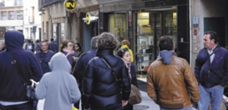 Las empresas podrán beneficiarse de las nuevas rebajas del IRPF a partir de enero de 2015. / Kamarero