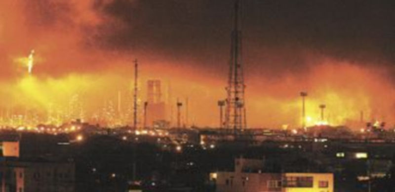 La onda explosiva produjo importantes derrumbes en viviendas cercanas. / Reuters