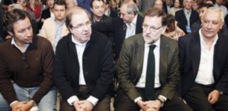 El PP llama a la «colaboración leal y solidaria» para superar la crisis 1 De izquierda a derecha: Carlos Floriano