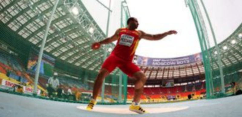 El español Mario Pestano durante la competición de lanzamiento de disco. / Efe