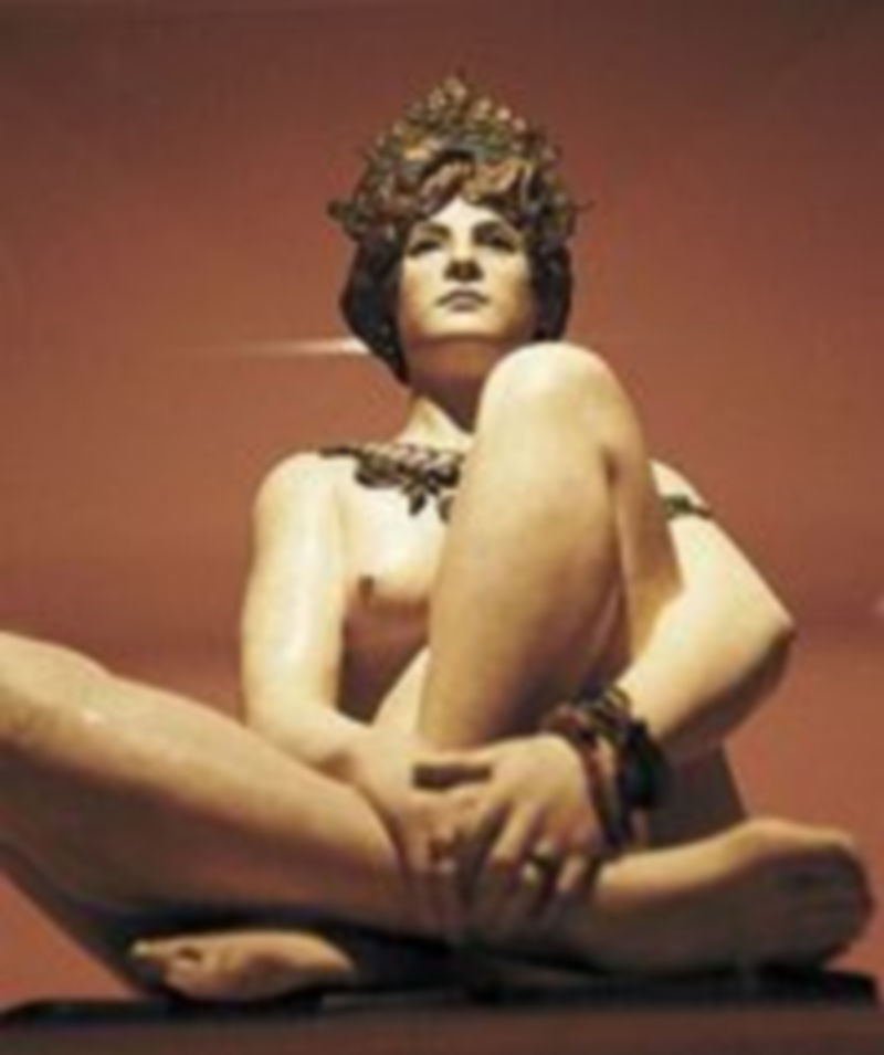 Una de las esculturas de la muestra.