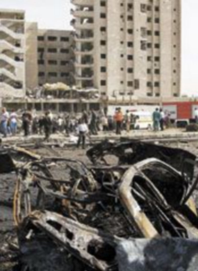 Uno de los coches bomba utilizados por los terroristas. / Reuters