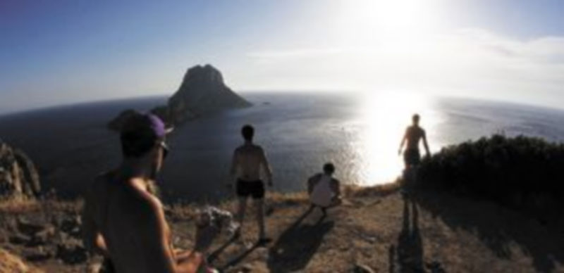 La isla de Ibiza es uno de los destinos preferidos tanto de nacionales como de extranjeros durante la época estival. / Reuters