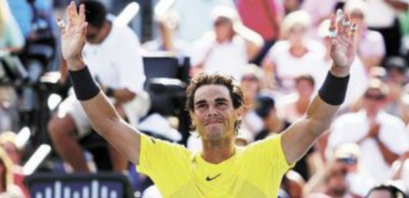 Rafa Nadal celebra su triunfo en el Masters 1.000 de Canadá. / Efe