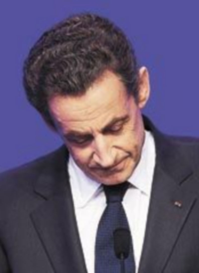 El socialista François Hollande celebra su victoria ante sus partidarios en la localidad de Tulle